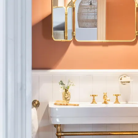 Logis De La Cadene 4*