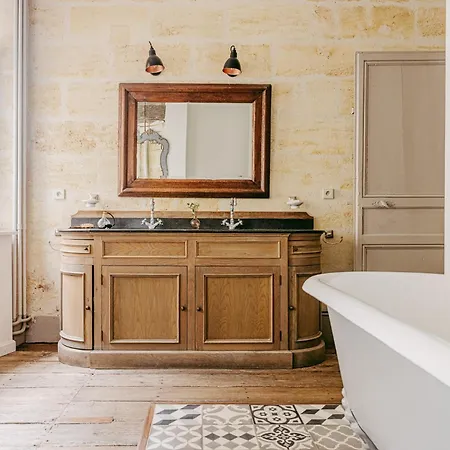 Гостевой дом Logis De La Cadene 4*