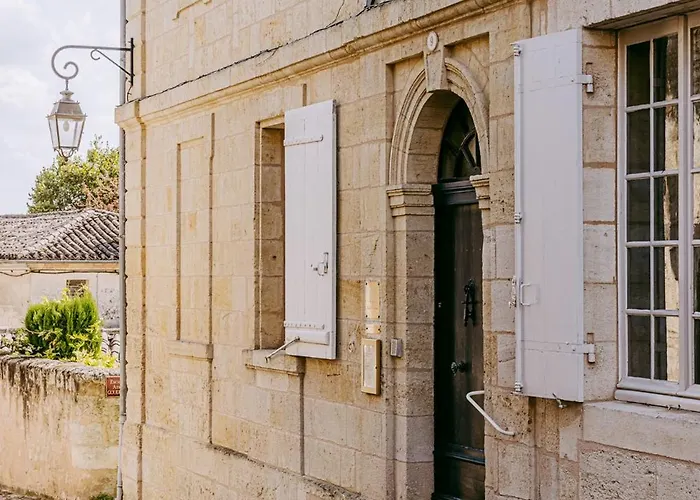 Logis De La Cadene Pensión 4*