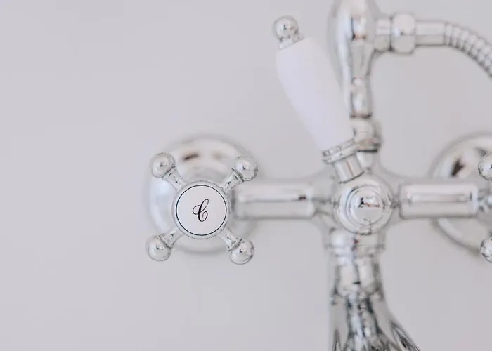 Logis De La Cadene Pensión 4*