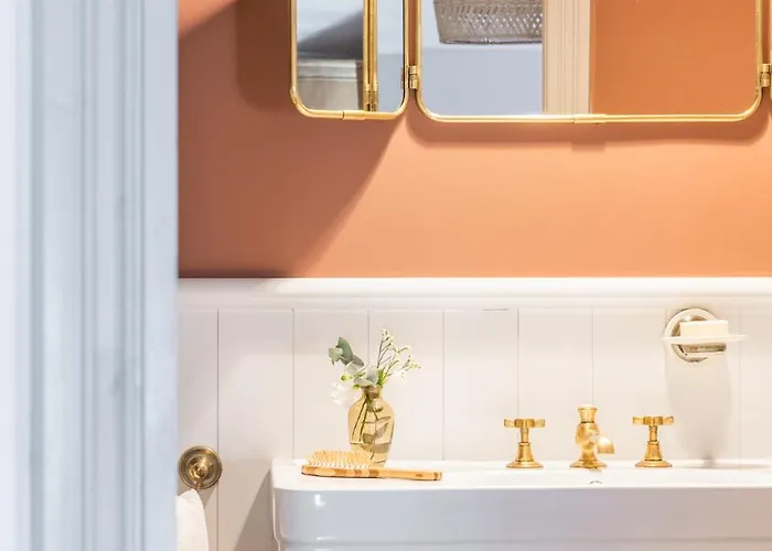 Logis De La Cadene 4*