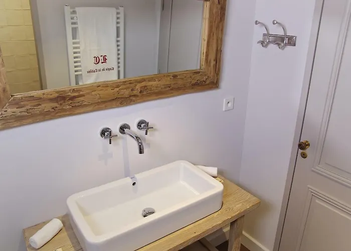 Logis De La Cadene Pensión